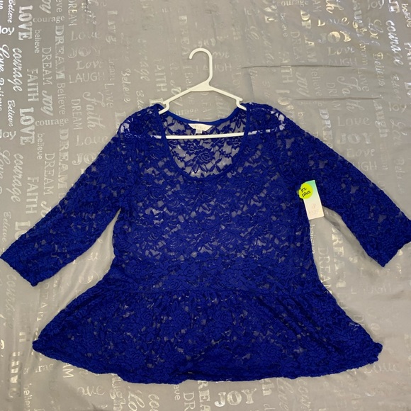 Decree Blouse - Picture 2 of 7